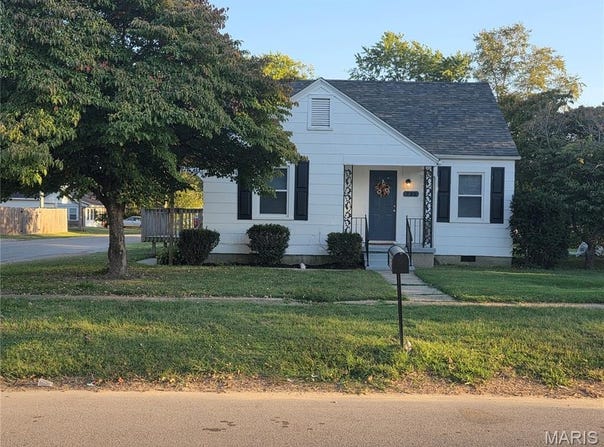 735 E Kathleen Street, Sikeston, MO 63801