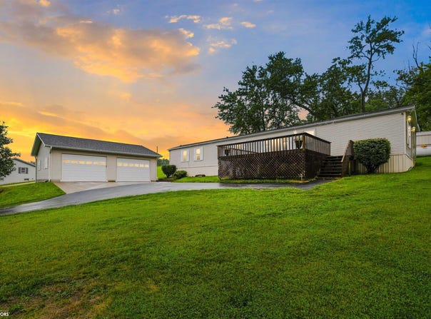 114 Skyline Drive, Montezuma, IA 50171