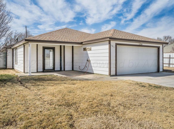701 GLENNIS Avenue, Cactus, TX 79013