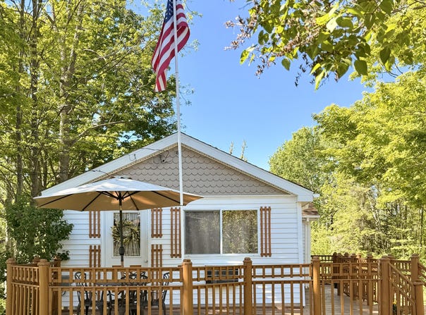 504 W Bashore Rd, St. Ignace, MI 49781