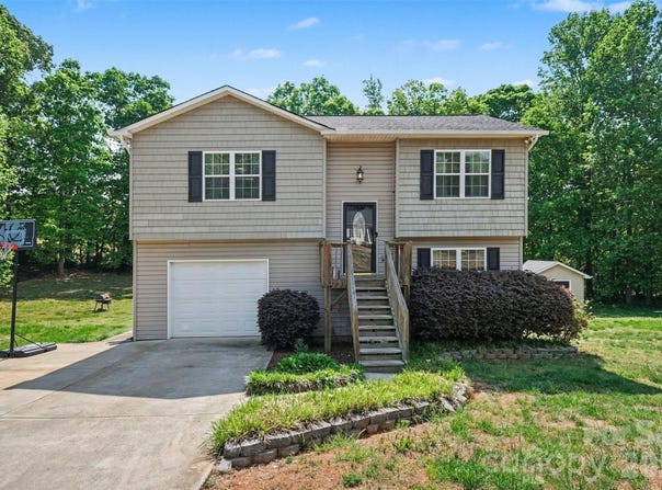 2056 Redberry Lane, Conover, NC 28613