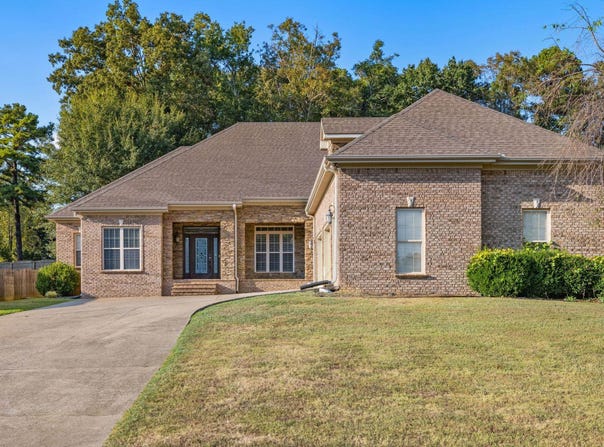 501 Koger St, Killen, AL 35645