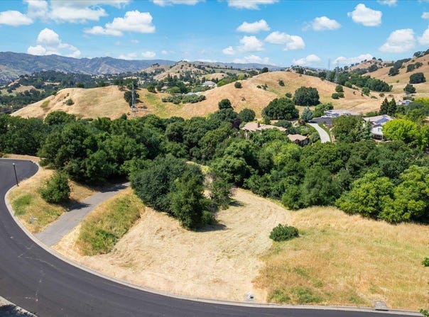 2018 Pinecrest Court, Vacaville, CA 95688