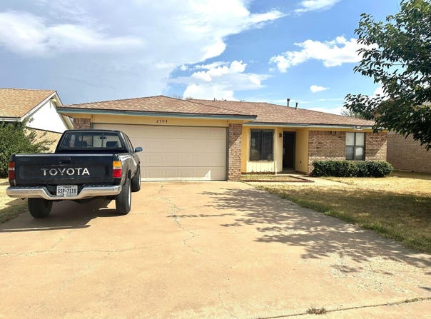 2704 Navasota Drive, Plainview, TX 79072