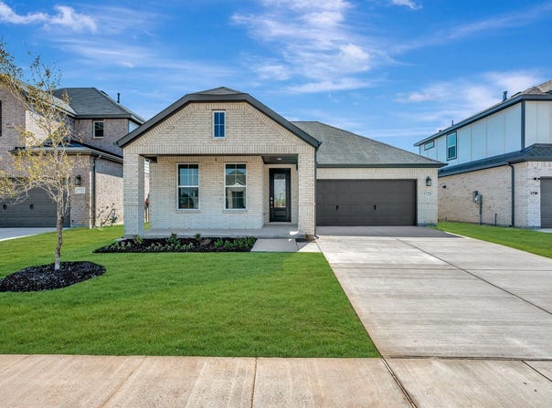 1728 Nesting Robin Lane, Denton, TX 76249