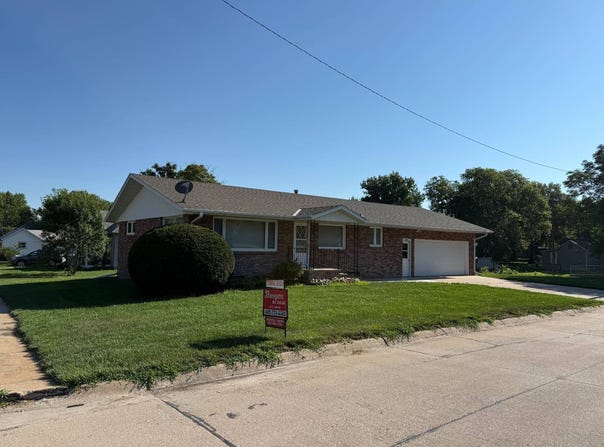 306 E Forrest, Sutton, NE 68979