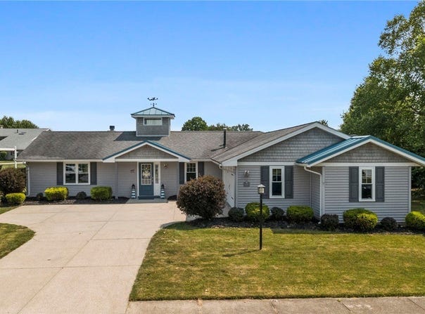 1280 Surfside Circle, Aurora, OH 44202
