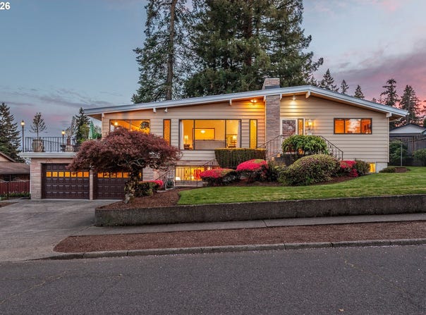 7130 LOS VERDES Dr, Gladstone, OR 97027