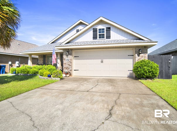 1716 Arcadia Dr, Foley, AL 36535