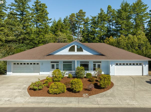 1011 10TH St, Florence, OR 97439