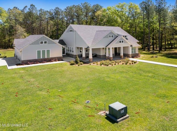 20 Timber Ridge Drive, Laurel, MS 39443