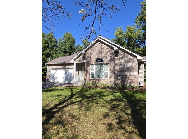 7108 Hillside Road, Crystal Lake, IL 60012