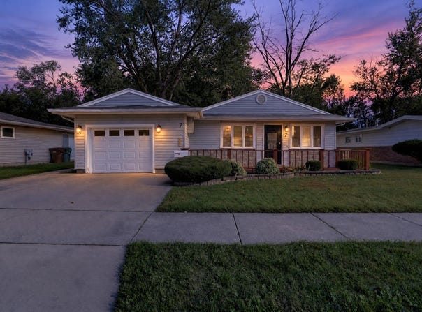 7 E Rocket Circle, Park Forest, IL 60466