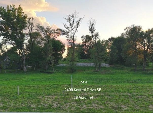 2409 Kestrel Drive SE, Cedar Rapids, IA 52403