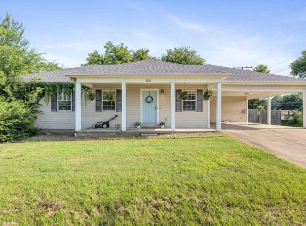 404 Clinton St, Arkadelphia, AR 71923