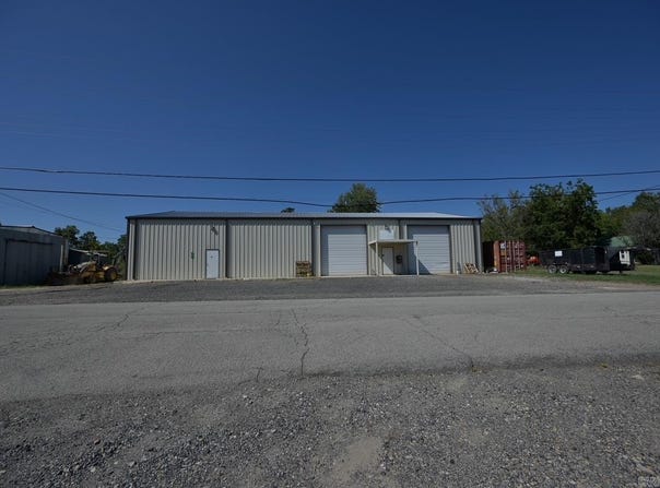 205 Port Arthur Ave, Mena, AR 71953