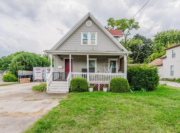 1107 E Washington Street, Bloomington, IL 61701