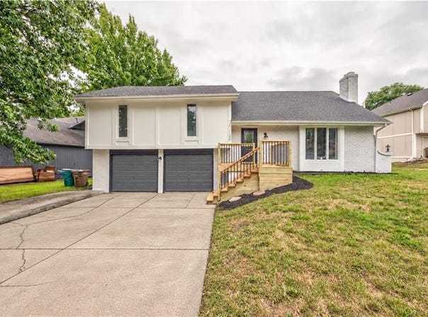 1105 Brookside Place, Raymore, MO 64083