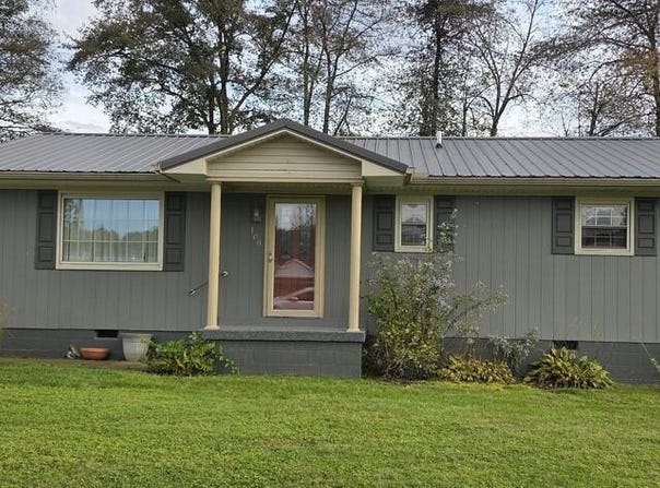 108 S Loop Drive, OAK HILL, WV 25901