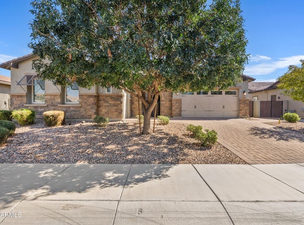 7711 S BARLOW Drive, Gilbert, AZ 85298
