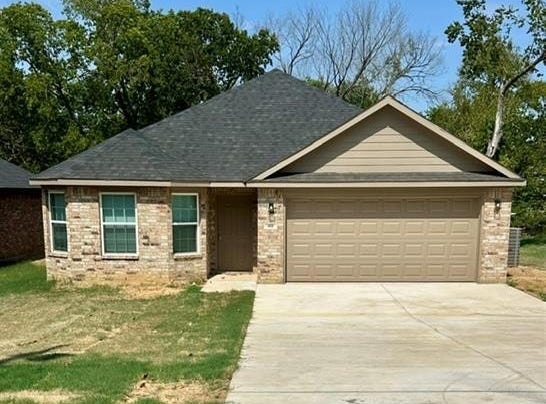 408 W Curtis Avenue, Calera, OK 74730