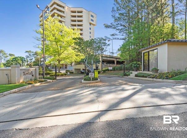 100 Tower Drive, Daphne, AL 36526