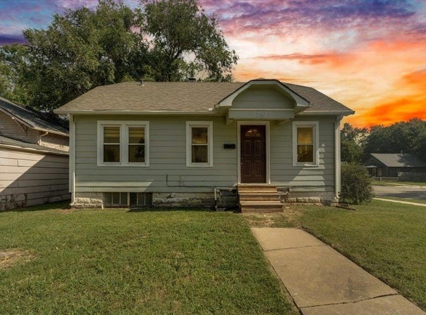 350 E Clark Ave, Augusta, KS 67010