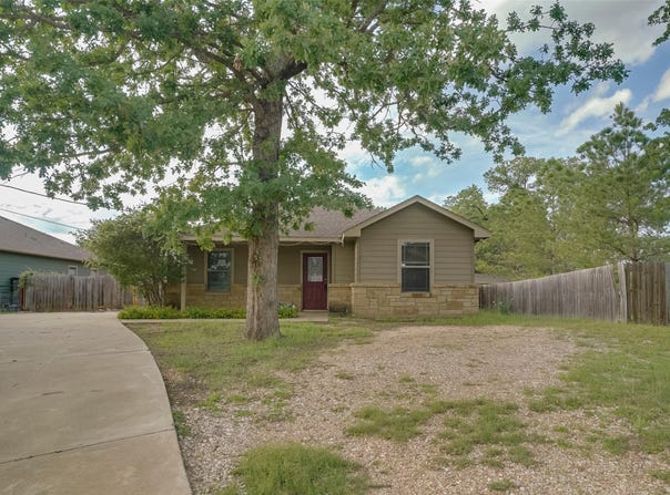 324 Kaanapali Ln, Bastrop, TX 78602