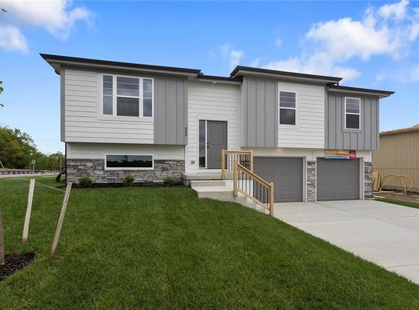 21104 E 6th Terrace S, Independence, MO 64056