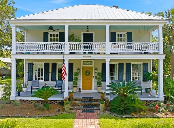 128 4th St, Apalachicola, FL 32320