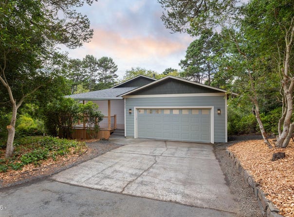 5955 Balboa Avenue, Gleneden Beach, OR 97388