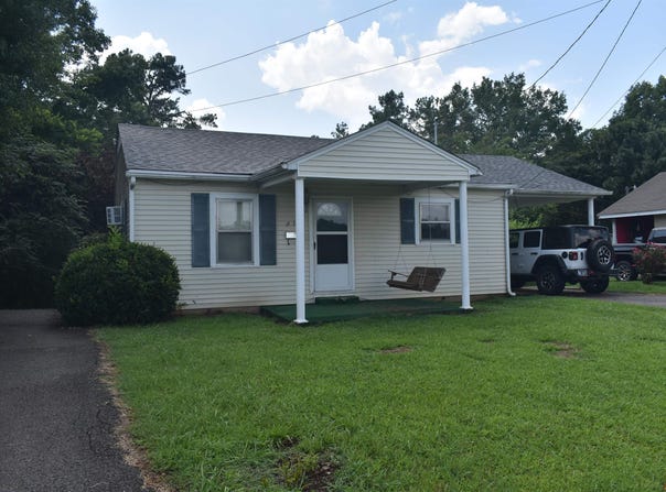 616 CIRCLE HILL Dr, Selmer, TN 38375