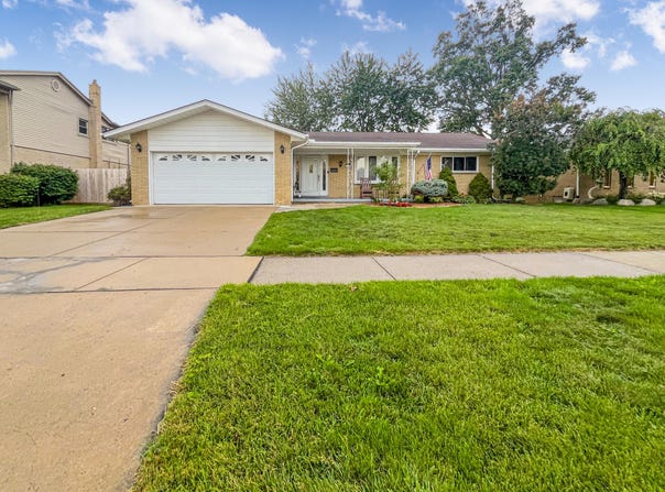 17828 Devonshire Street, Riverview, MI 48193