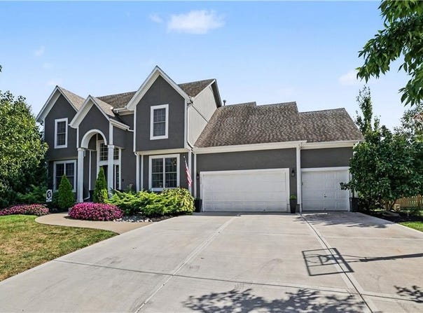 16915 W 161 Street, Olathe, KS 66062