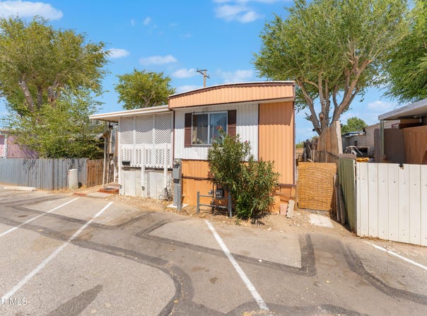 1617 E Avenue I, Lancaster, CA 93535