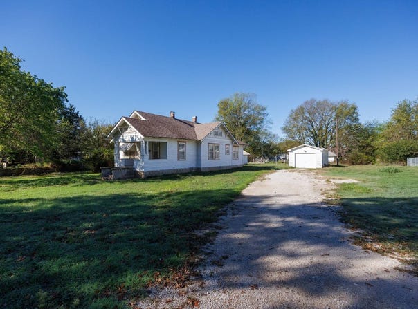 113 N Hooper St, Sedan, KS 67361