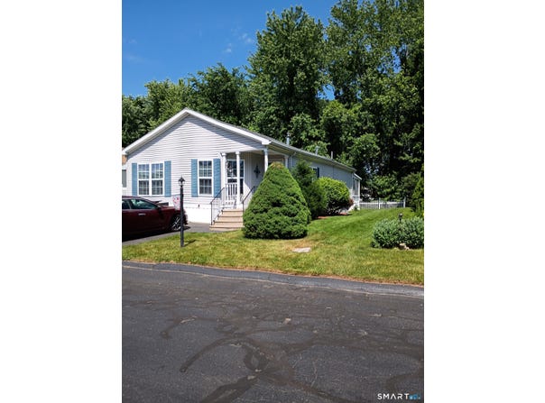 23 Laurel Circle, East Windsor, CT 06088