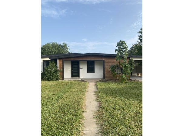1204 Rose Drive, Alice, TX 78332