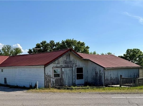11990 Highway N, Orrick, MO 64077