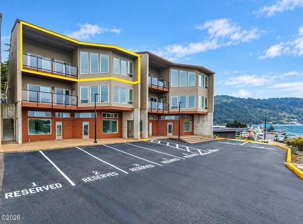 470 Highway 101 N, Yachats, OR 97498