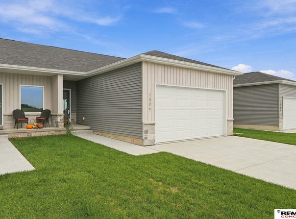 1006 W Sand Dunes Road, Lincoln, NE 68523