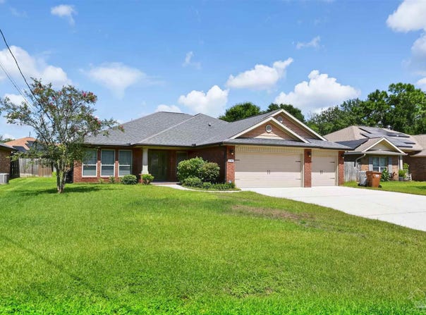 8342 Randall Dr, Navarre, FL 32566