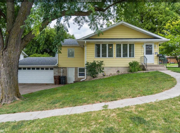341 E Avenue, Nevada, IA 50201