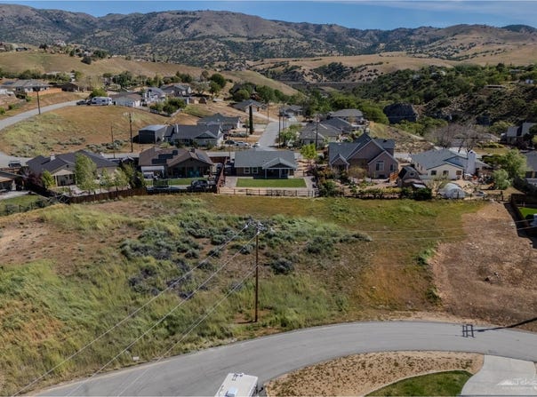 22712 Debbie Place, Tehachapi, CA 93561