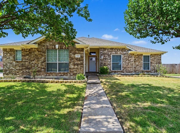 1302 Buckingham Drive, Forney, TX 75126