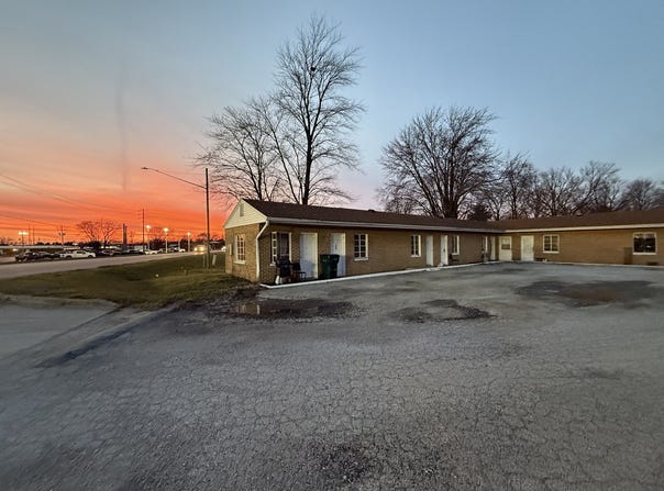 901 State Route 10 W, Clinton, IL 61727