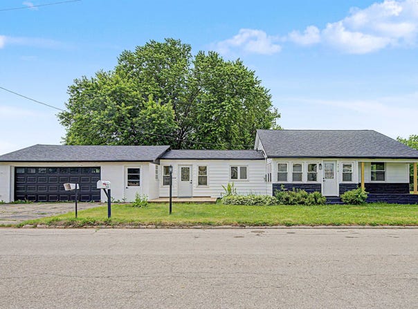 3018 Beaver Road, FREEPORT, IL 61032