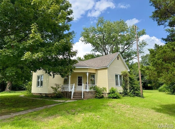 659 E Pine Street, Bourbon, MO 65441