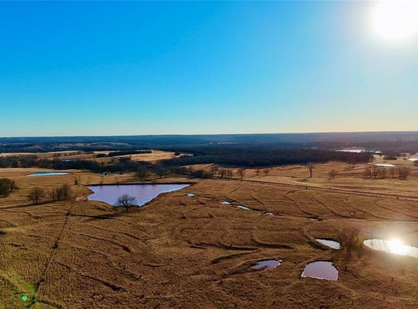 4 Wilshire Drive, McLoud, OK 74851