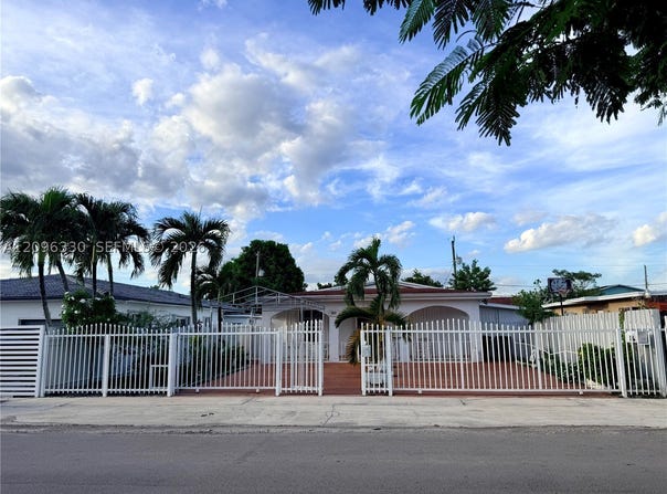 261 E 50th St, Hialeah, FL 33013